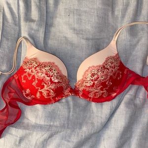 VS Christmas Bra